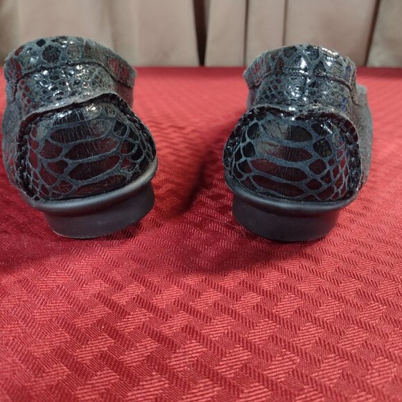 Women’s Black New Day Aerosoles Snake Skin Embossed Loafer – Size 10 Medium - Picture 7 of 10